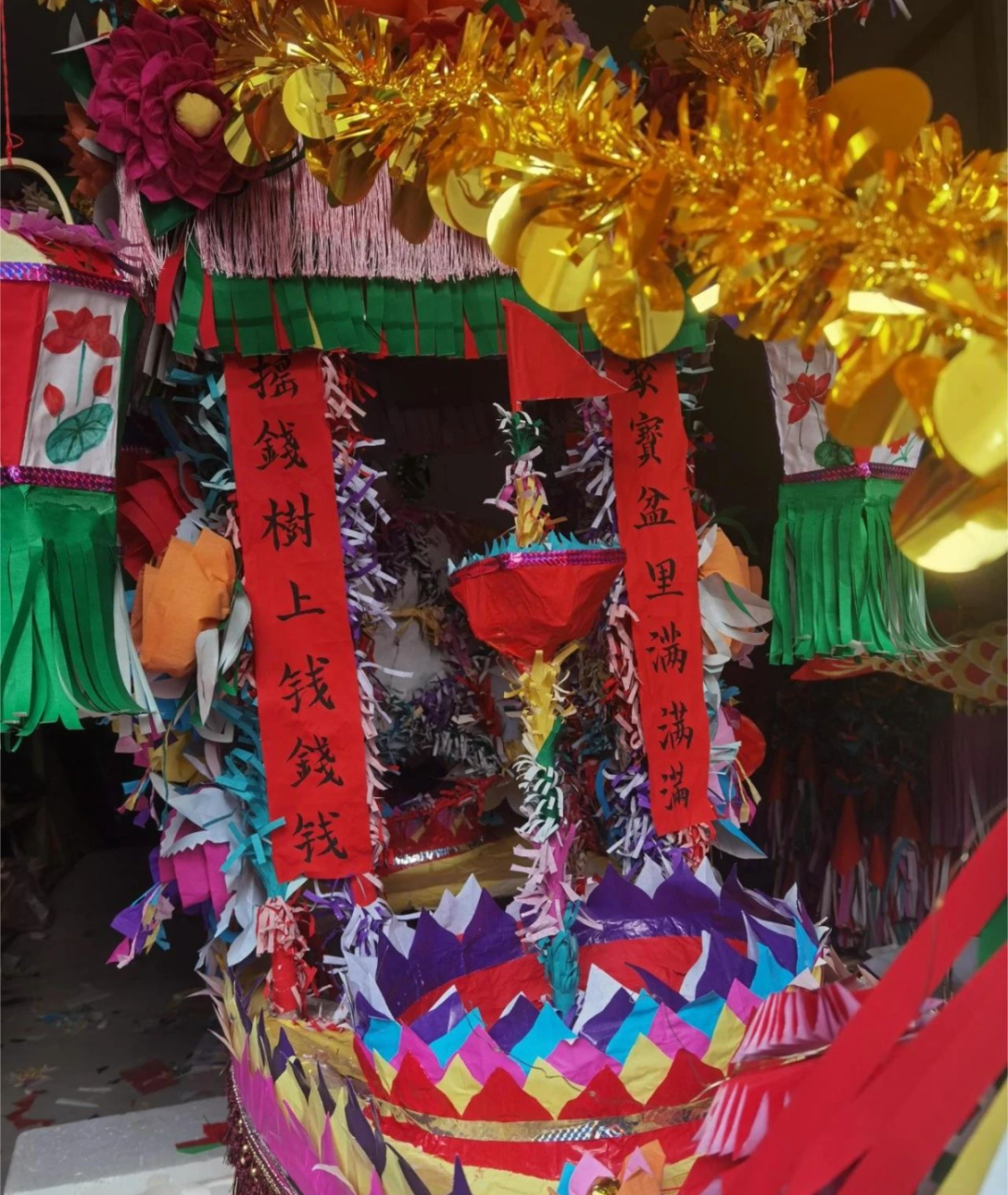 信宇腾远为湘河镇迎春灯会助力添彩